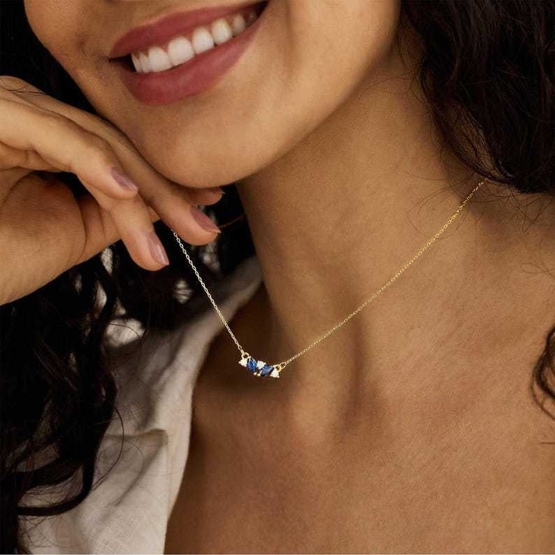 Fashionable Luxury Collarbone Chain For Women Birthday Stones Mother Stone Necklace