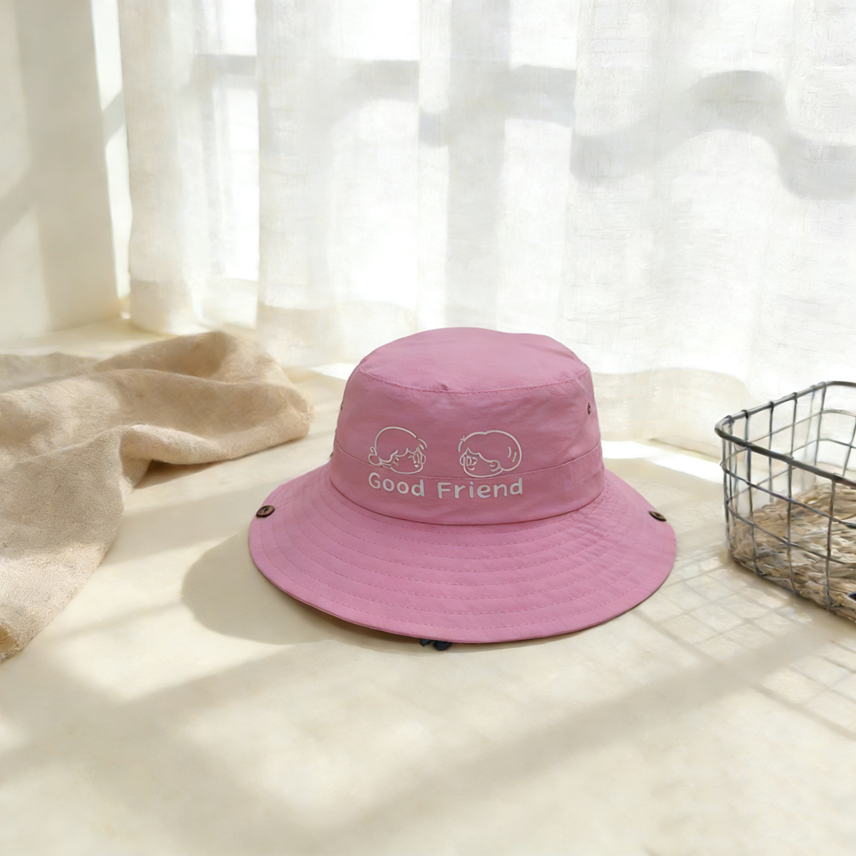 Solid-color Children's English Cartoon Character Embroidered Adjustable Simple And Sweet Fisherman Hat, Suitable For Outdoor Travel And Shopping.