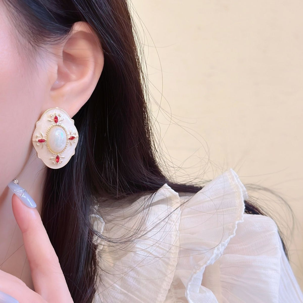 2026 New Retro Style Stud Earrings, Elegant Minimalist All-Match Light Luxury Geometric Enamel Drip Glaze Ear Jewelry Wholesale