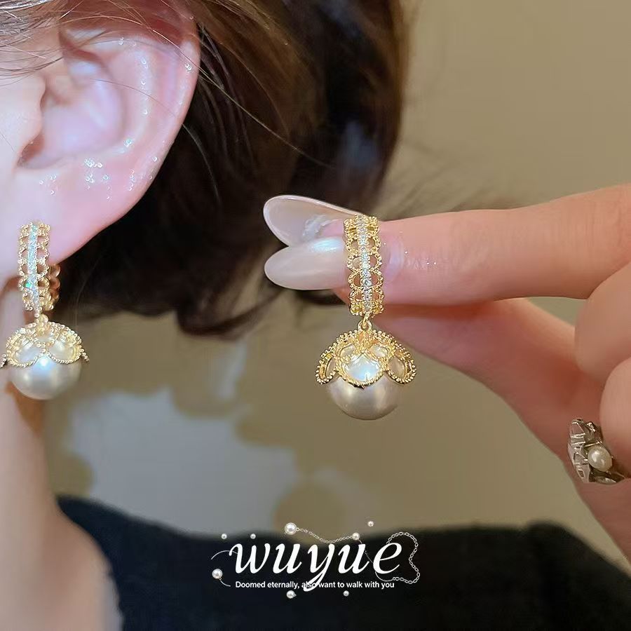 New Zircon Lace Trim Pearl Huggie Earrings, French Vintage Elegant Versatile Fashion Hoops, Light Luxury Niche Women Ear Jewelry