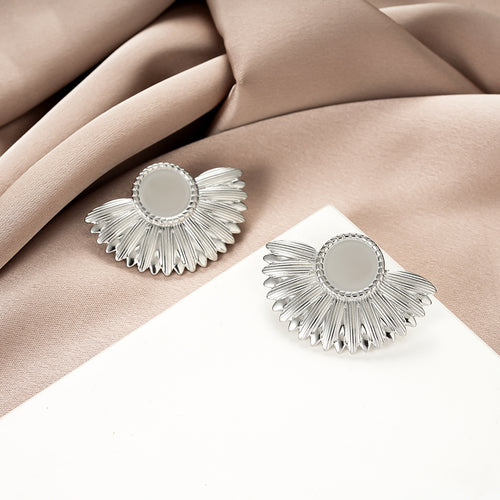 18K Gold Plated Rotating Leaf Petal Titanium Steel Stud Earrings, INS Trend Stainless Steel Elegant All-Match Light Luxury Ear Jewelry