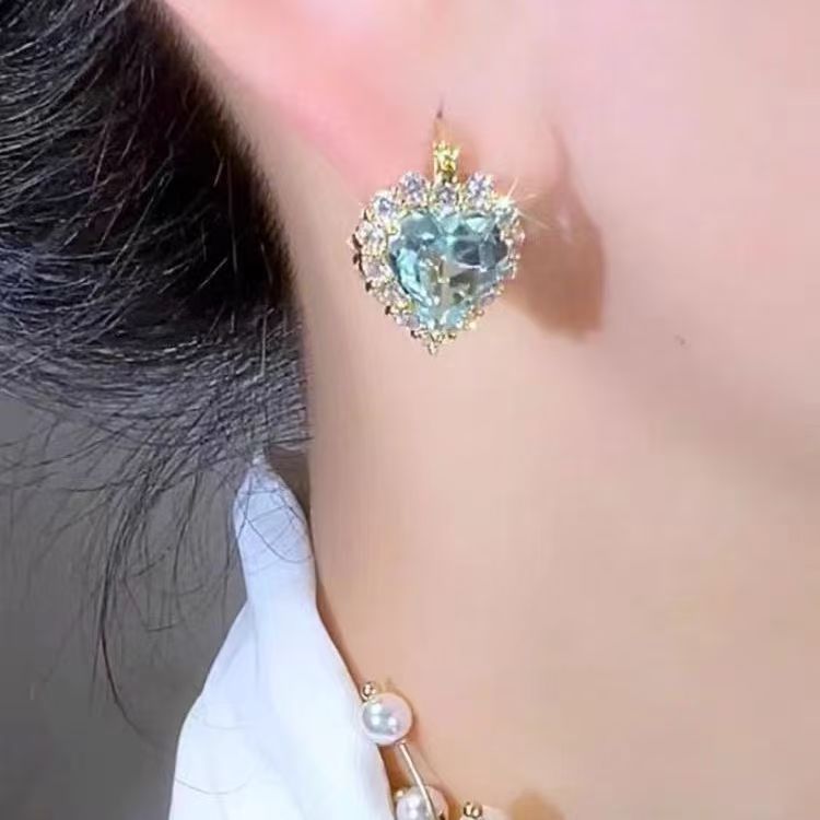 2026 New Super Sparkly Blue Heart Zircon Earrings, Ocean Heart Double Sided Design, Light Luxury High-End Women's Fashion Ear Jewelry