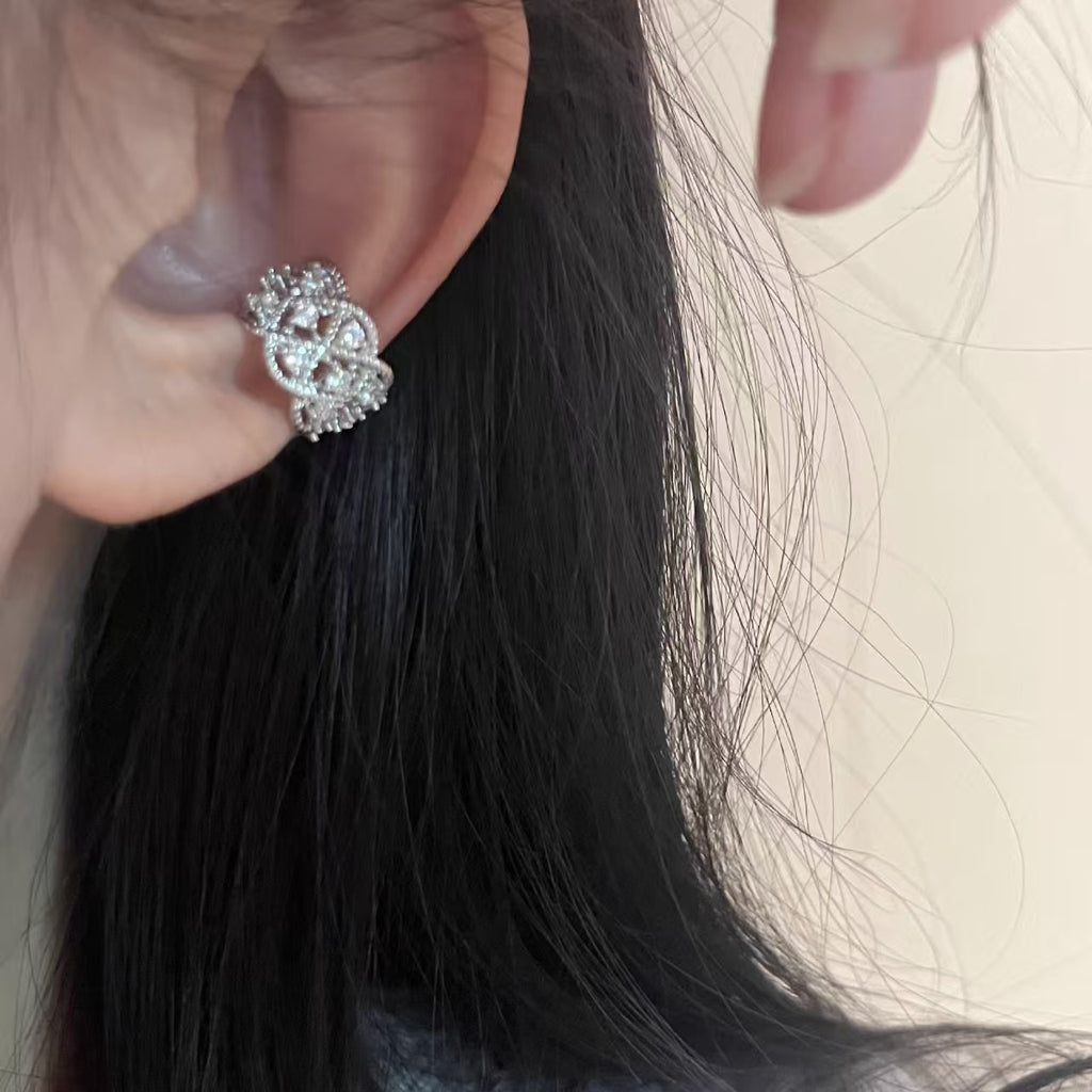 2026 New French Girly Hollow Zircon Paved Ear Cuffs, Cold Minimalist Geometric Rhinestone Clip On Earrings For Non-Pierced Ears Women