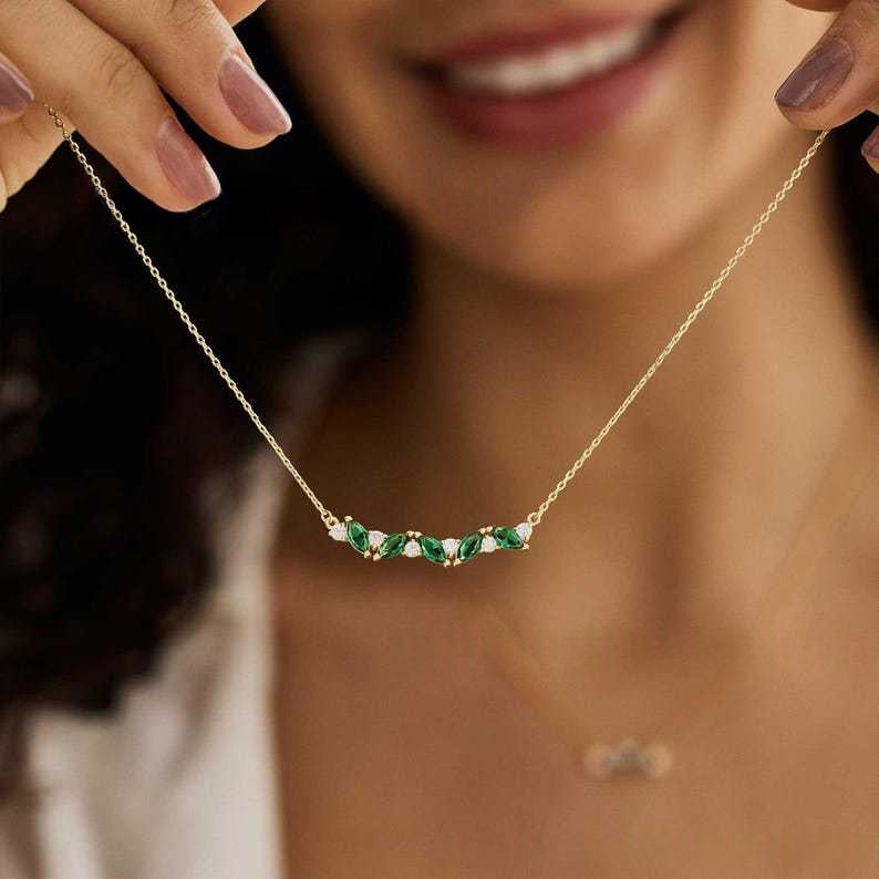 Fashionable Luxury Collarbone Chain For Women Birthday Stones Mother Stone Necklace