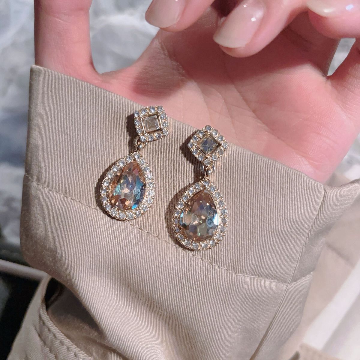 Exquisite Super Sparkling Paved Rhinestone Teardrop Stud Earrings, Niche Light Luxury Retro Baroque Court & Hong Kong Style Clip On Earrings For Women