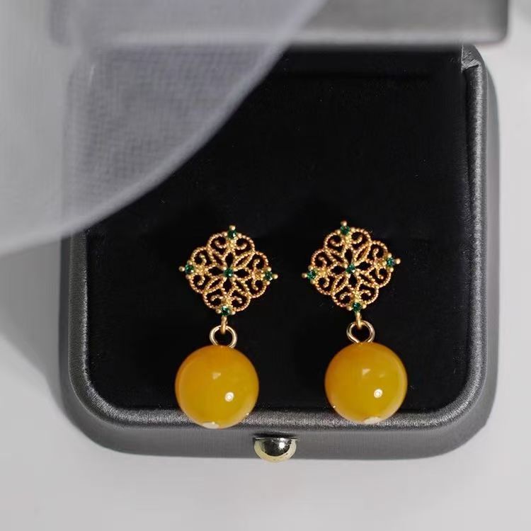 New Chinese Style Yellow Vintage Clip-On Earrings With Coil Spring Back, Green Rhinestone Lace Trim Pierced Studs For Non-Pierced Ears Women's Ear Jewelry