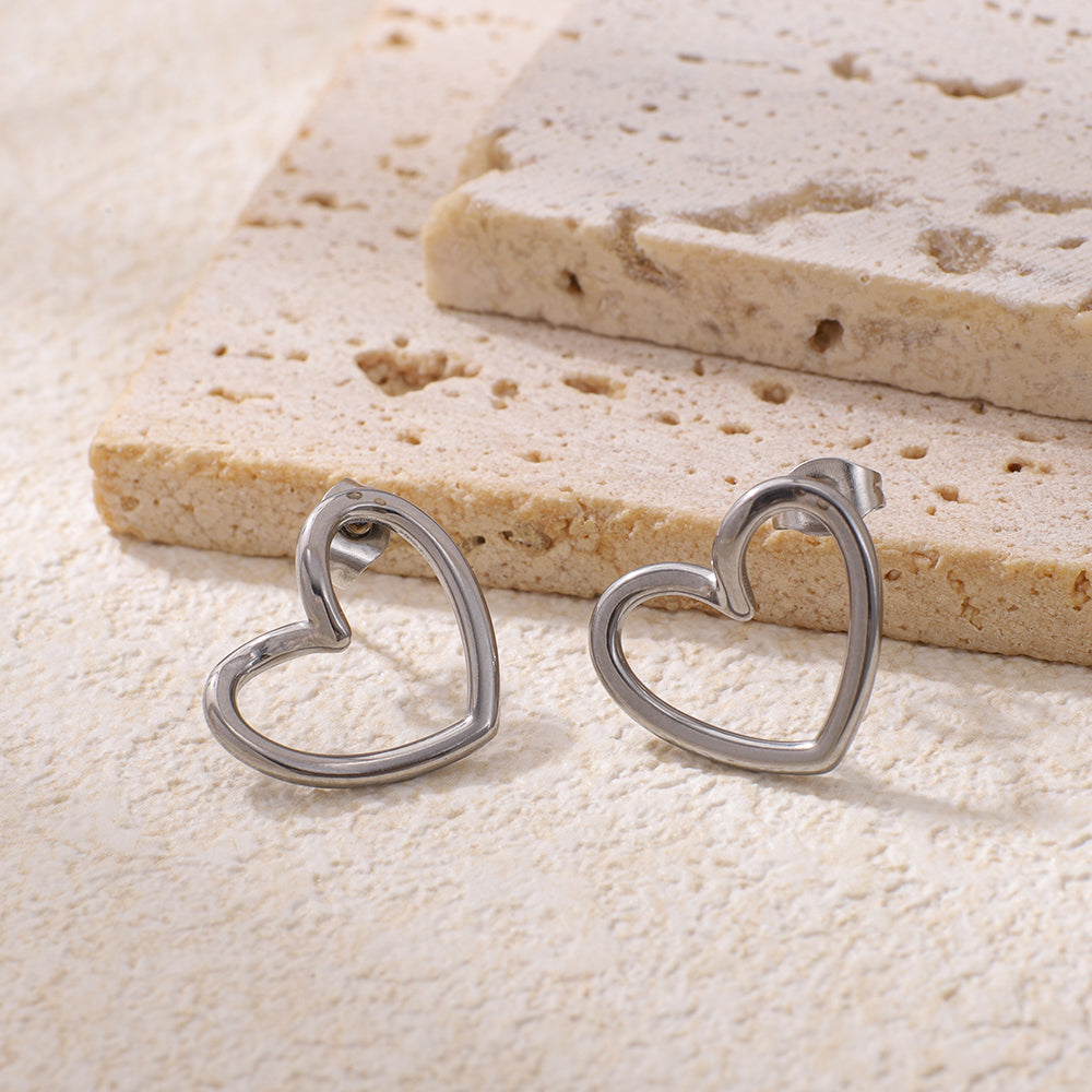 Stainless Steel Minimalist Hollow-out Heart-shaped Pendant Necklace