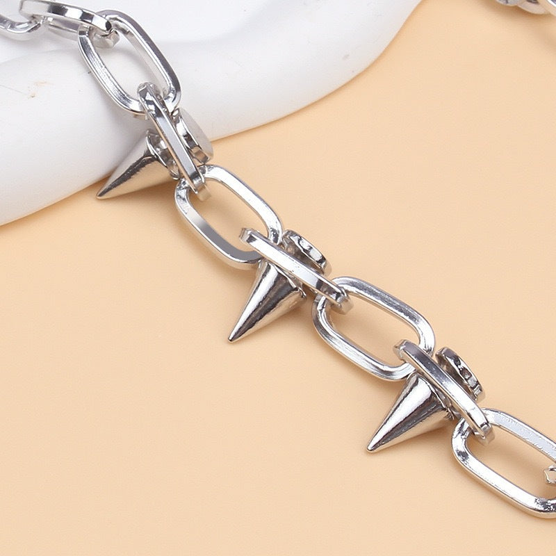 Fashionable Rivet Metal Chain Belt