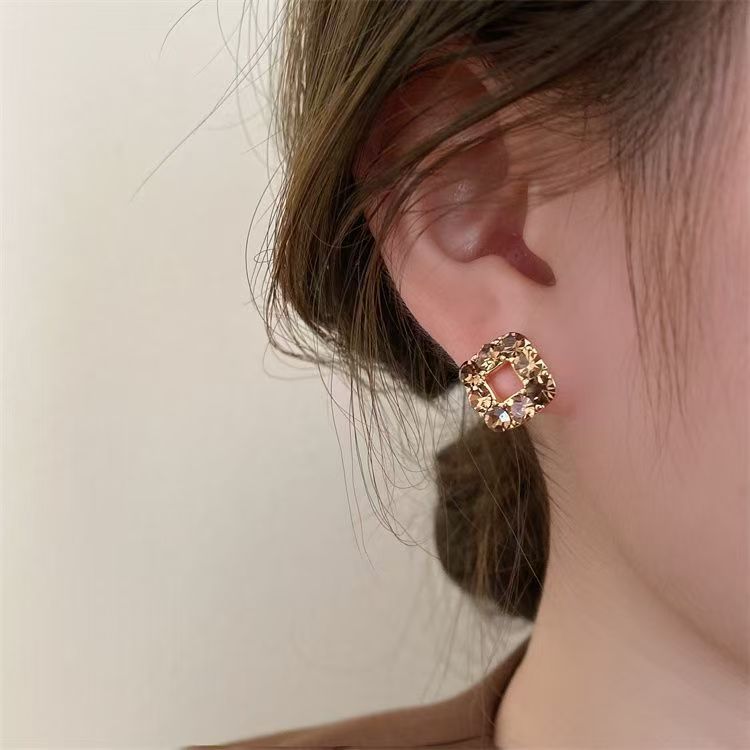 Spring Summer Vintage High-End Tea Color Zircon Earrings, Stylish Maillard Caramel Tone Designer Ear Jewelry