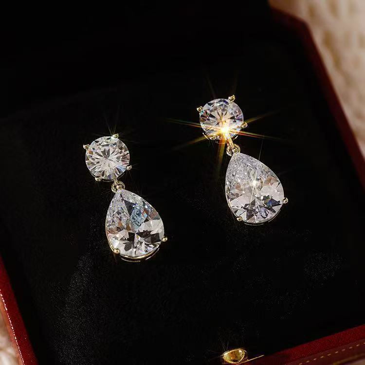 2026 New Trendy Teardrop Zircon Earrings, Cold Minimalist Designer Studs, Niche High-End Elegant Ear Jewelry For Women