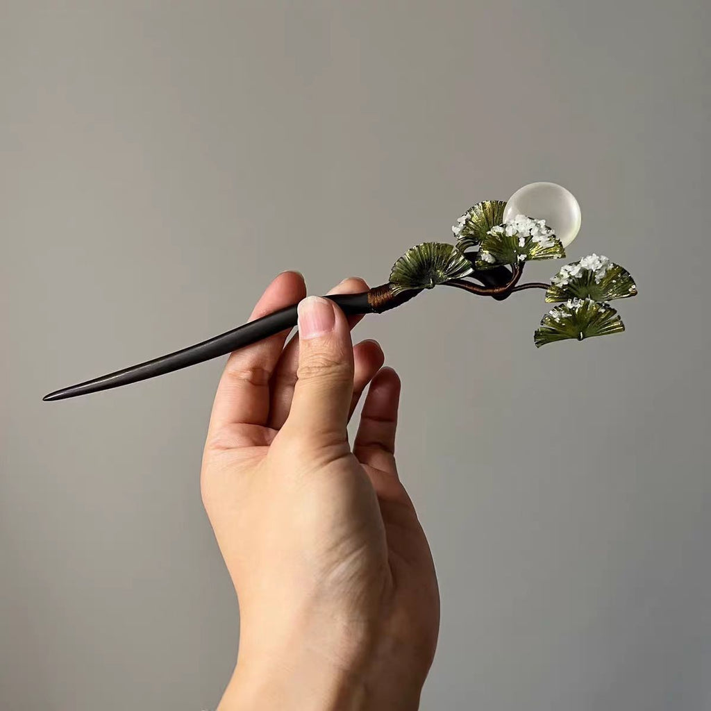 Ethnic-style Crescent-shaped Tassel Hairpin