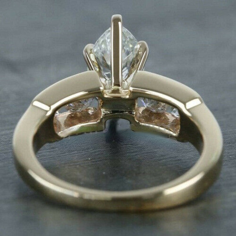 Exquisite Marquise-cut Zircon Womens Ring