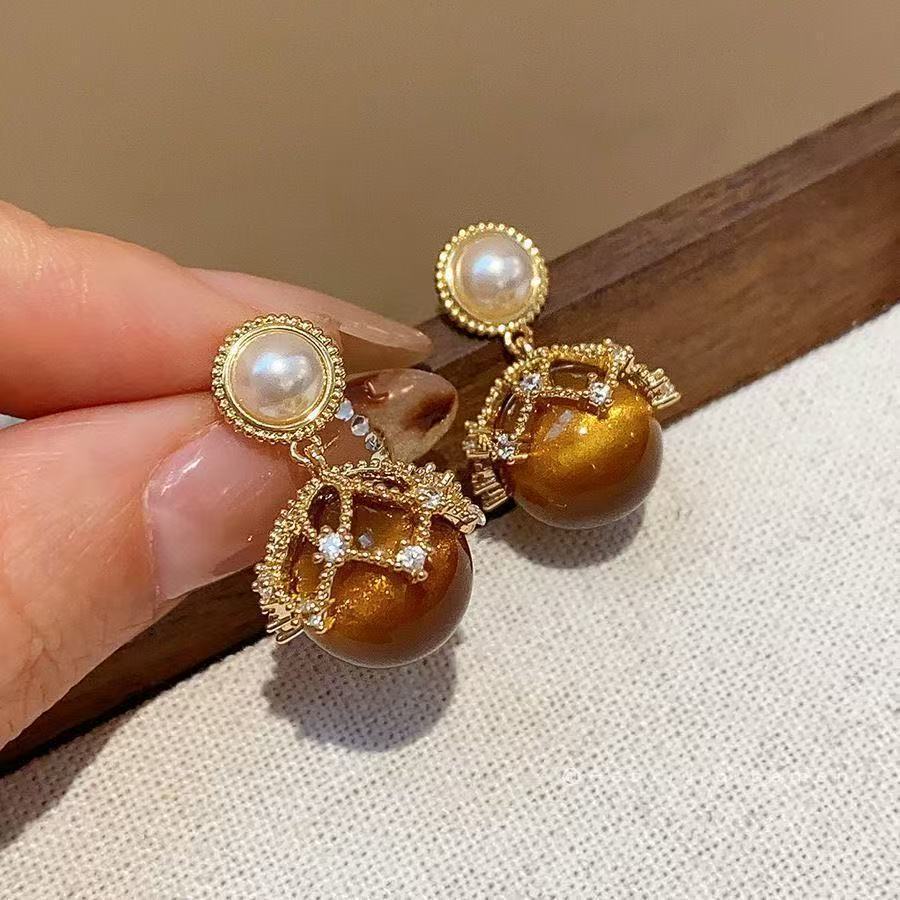 Women's 2026 Coffee Color Zircon Stud Earrings, Exquisite Versatile Elegant Shiny Rhinestone Light Luxury High-End Temperament Ear Jewelry