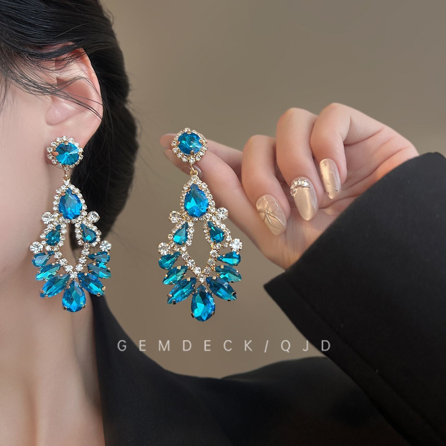 Cold Moon Noble Lady Style Sparkling Full Blue Teardrop Earrings, Exquisite French Retro Dinner Party Skin-Flattering Elegant Stud Jewelry For Women