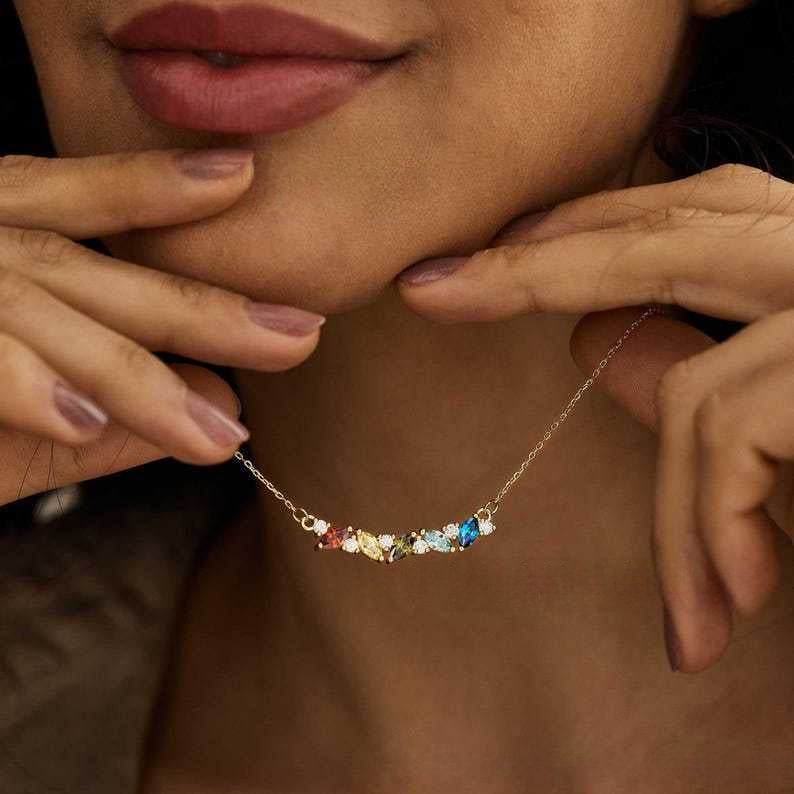 Fashionable Luxury Collarbone Chain For Women Birthday Stones Mother Stone Necklace