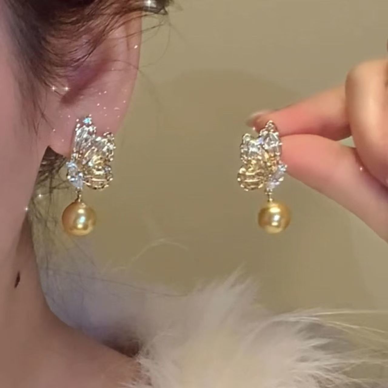Vintage Gold Butterfly Pearl Stud Earrings For Women, Niche Light Luxury Rich Lady Elegant Stud & Clip On Ear Jewelry