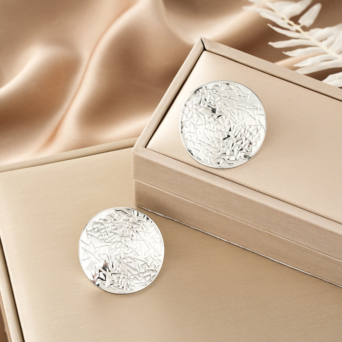 New Arrival 18K Gold Oval Titanium Steel Earrings, Unique Geometric Heart Surface Texture Stainless Steel Trendy Ear Studs