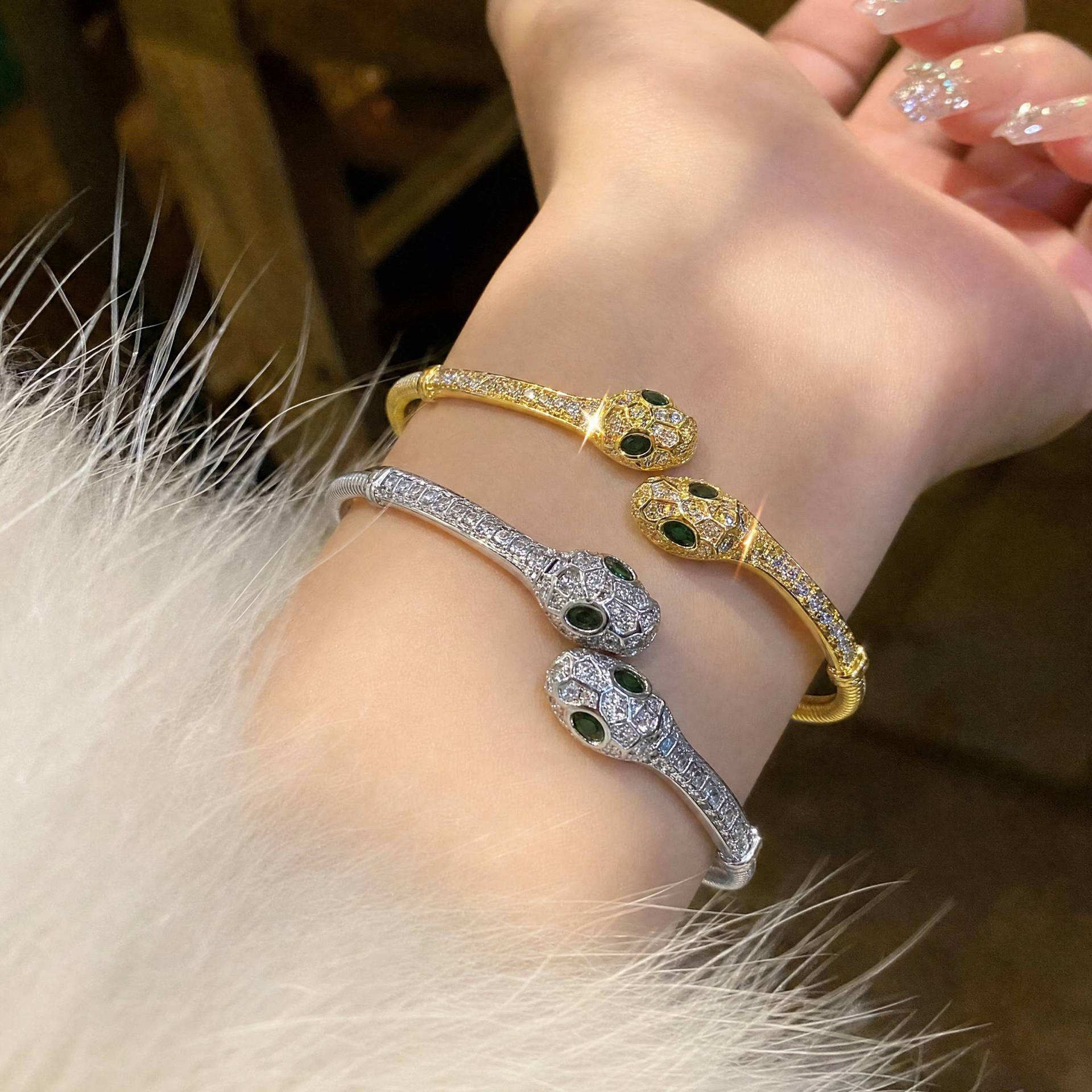 Light-luxury Fully Diamond-encrusted Double-headed Serpent Bracelet