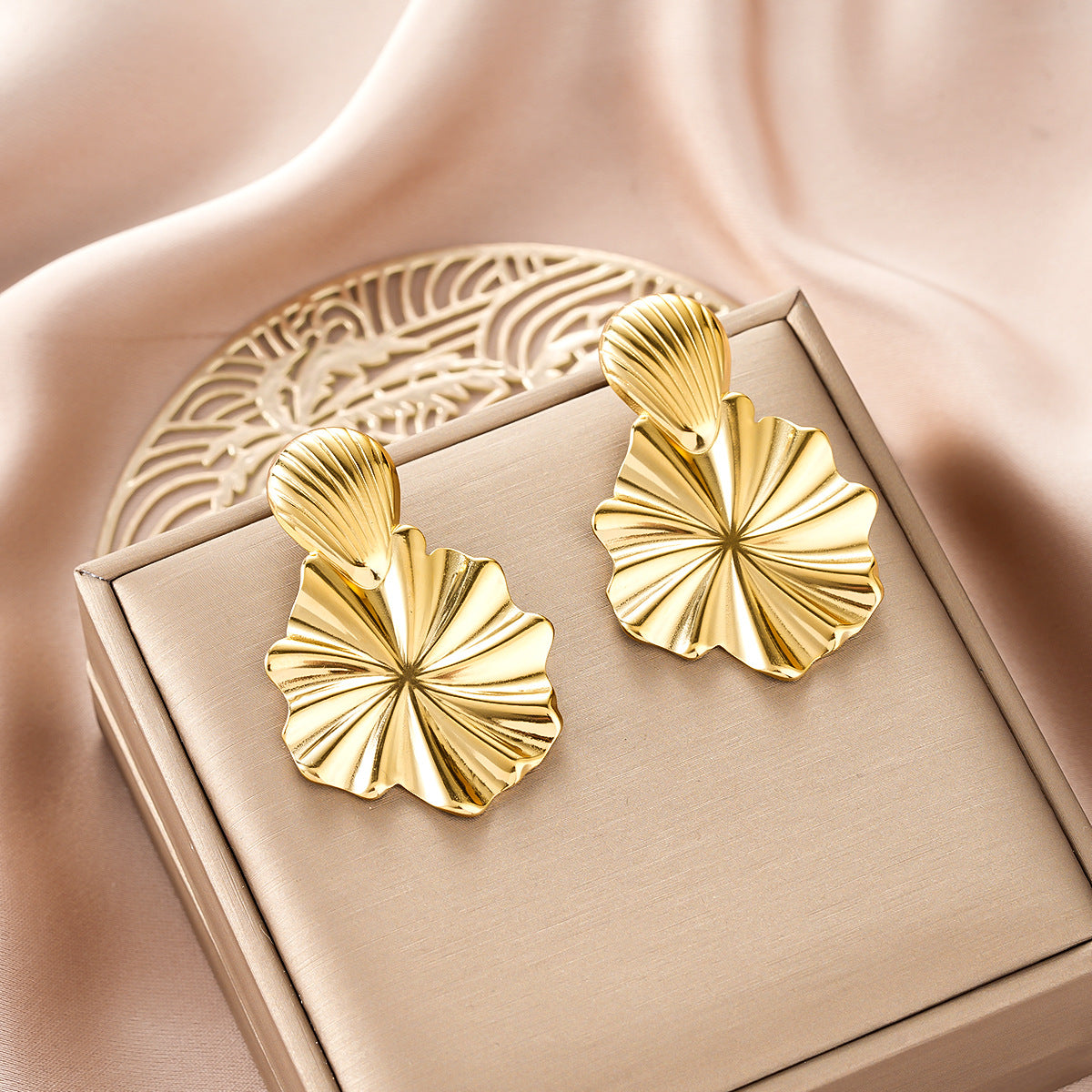 Trendy Geometric Heart Texture Oval Titanium Steel Earrings, 18K Gold Plated Stainless Steel Personality Daily Wear Stud Earrings