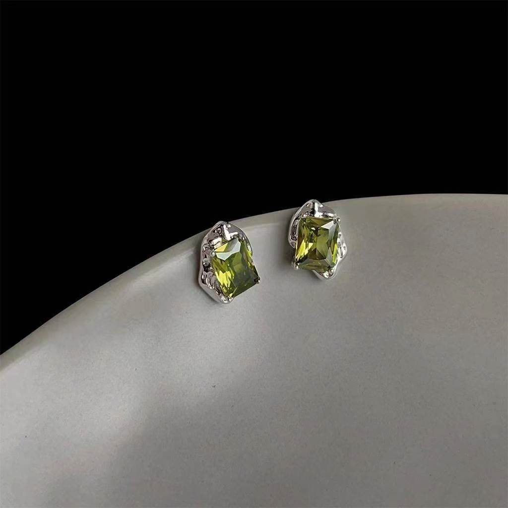 Olive Green Niche Designer Earrings, Elegant French Retro Minimalist High-End INS Fashion All-Match Delicate Ear Jewelry For Women
