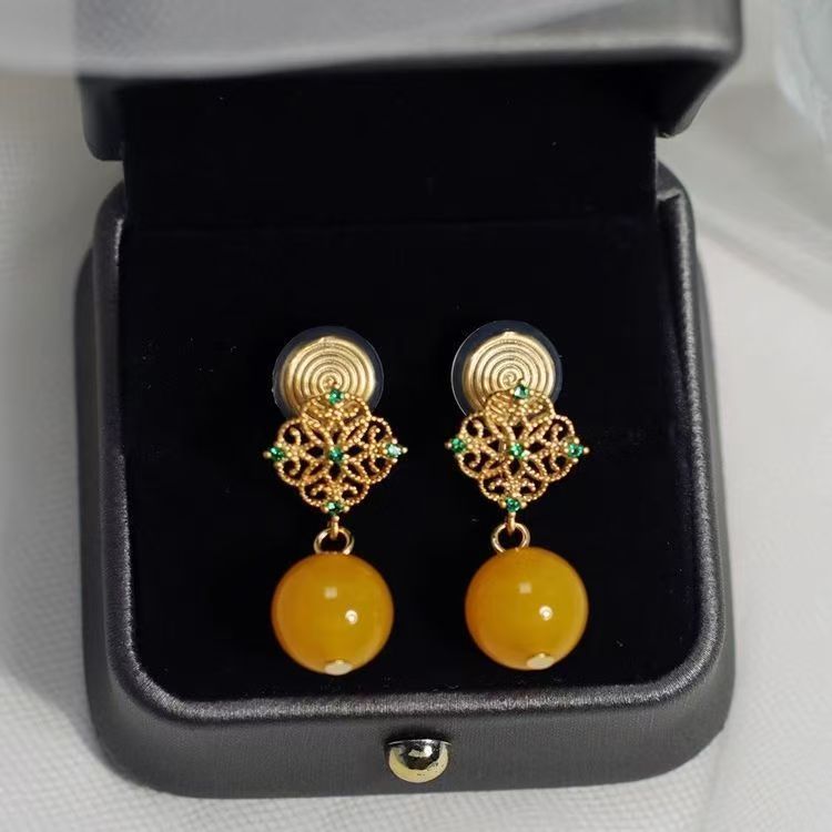 New Chinese Style Yellow Vintage Clip-On Earrings With Coil Spring Back, Green Rhinestone Lace Trim Pierced Studs For Non-Pierced Ears Women's Ear Jewelry