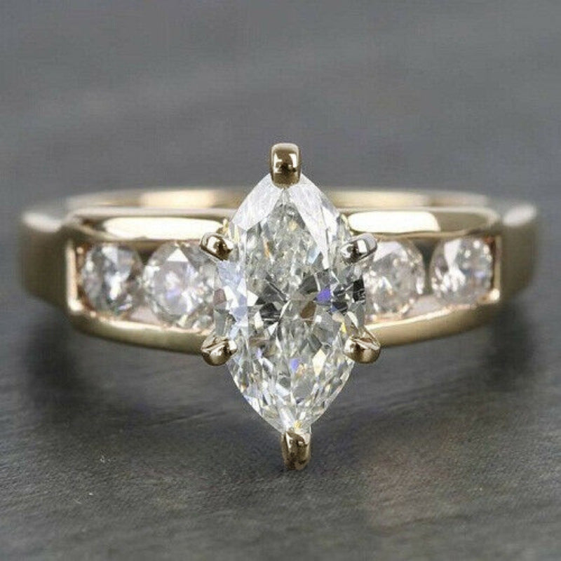 Exquisite Marquise-cut Zircon Womens Ring