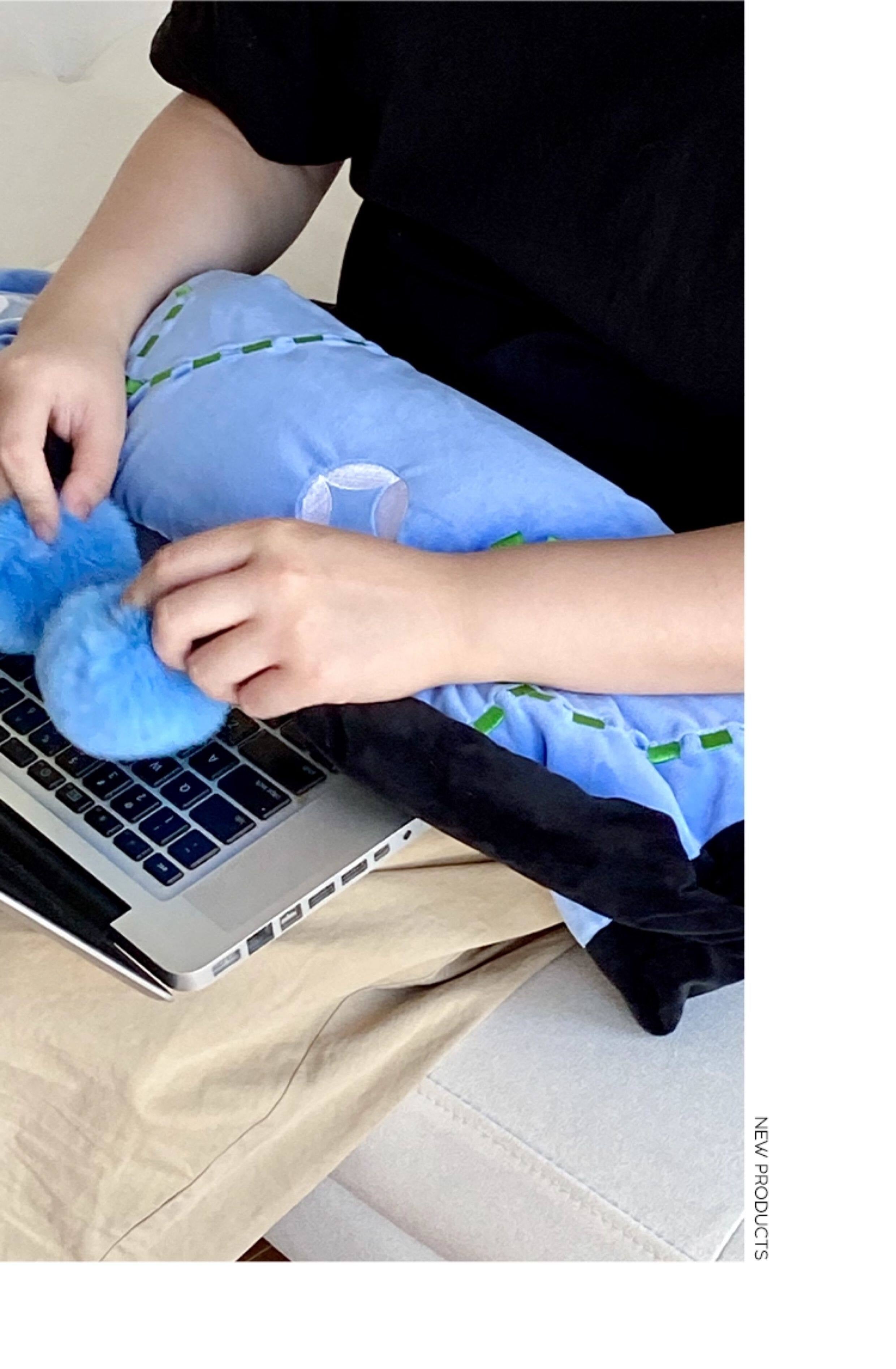 CreativeNeckPillowGiftBoxOfficeGraduationExamEmployeeGiftBirthdayPresentTravelPortableNapPillow