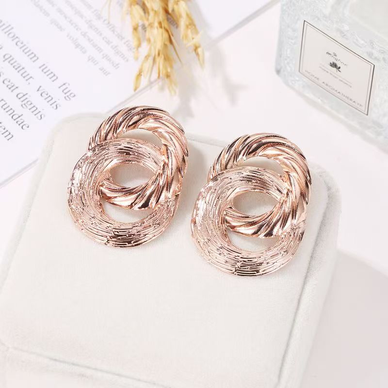 New European American Twisted Circle Stud Earrings, Geometric 8 Pattern Earrings For Women, Wholesale Distribute Fashion Ear Jewelry