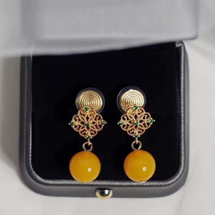 New Chinese Style Yellow Vintage Clip-On Earrings With Coil Spring Back, Green Rhinestone Lace Trim Pierced Studs For Non-Pierced Ears Women's Ear Jewelry