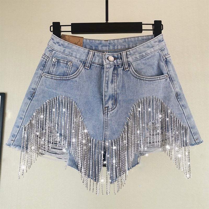 Fashionable Womens Shorts With Ripped Edges Tassels And A Sexy Chain Detail