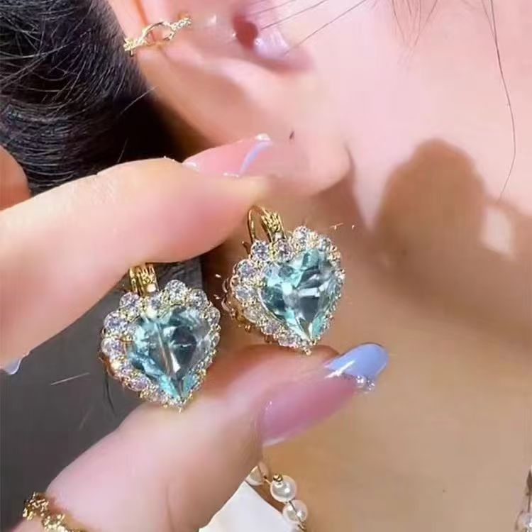 2026 New Super Sparkly Blue Heart Zircon Earrings, Ocean Heart Double Sided Design, Light Luxury High-End Women's Fashion Ear Jewelry