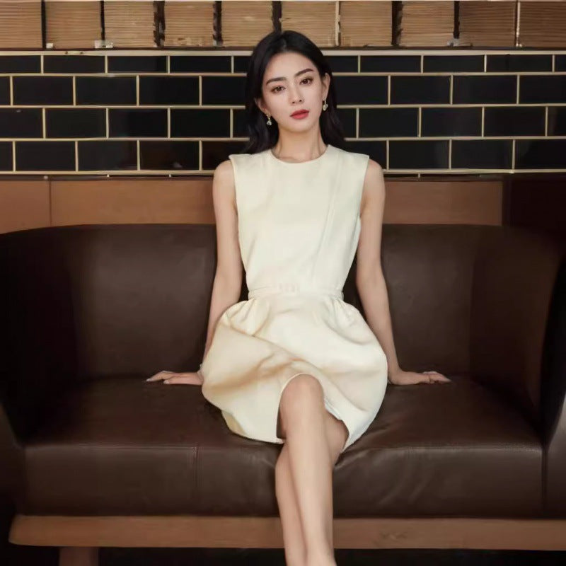 Elegant Figure-flattering Evening Dress For Women