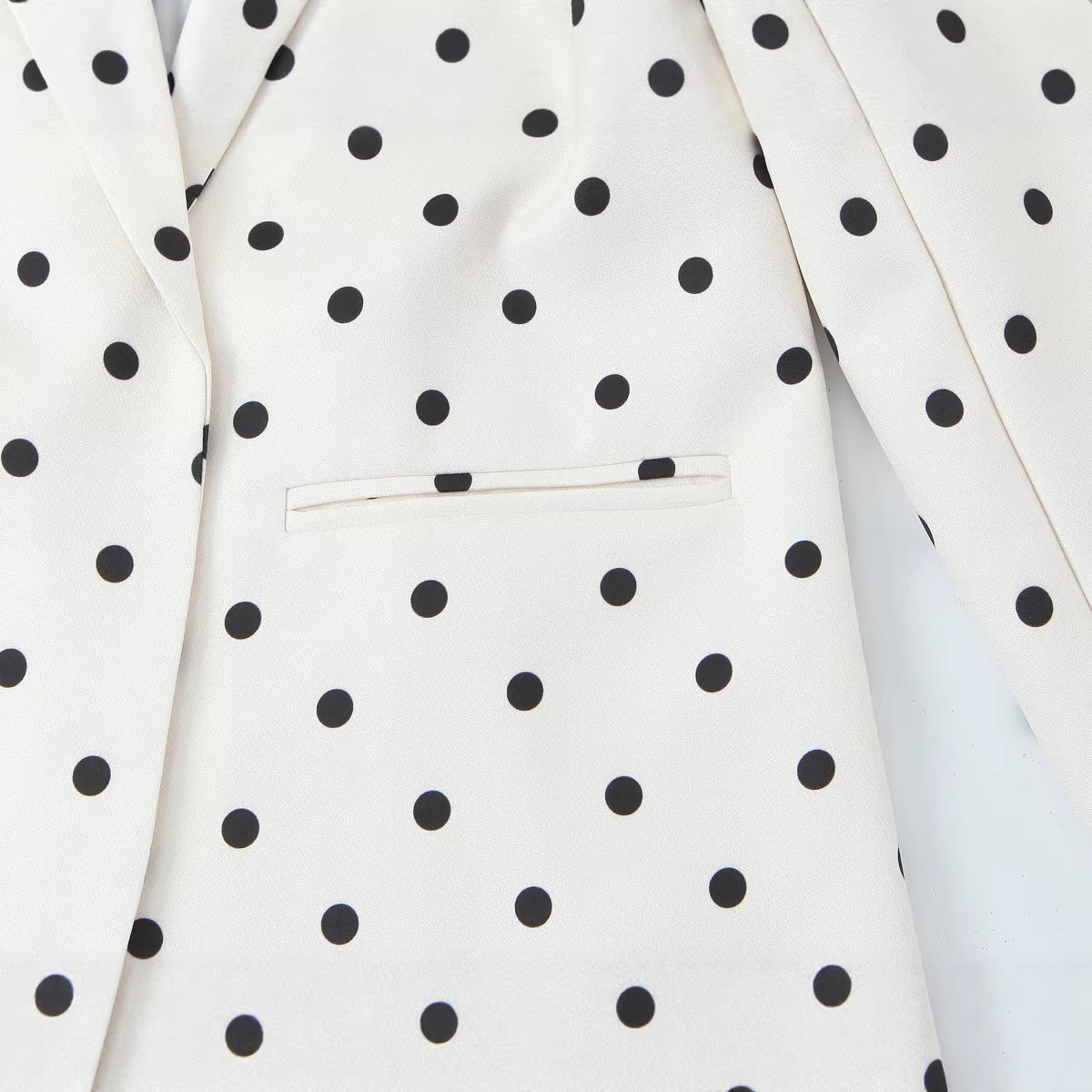 European And American-style Chic Minimalist Polka-dot Blazer With No Buttons