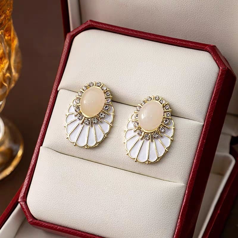French Vintage Diamond Inlaid Geometric Fan Earrings, Light Luxury Niche Mid-Century Elegant Fashion Stud Ear Jewelry For Women