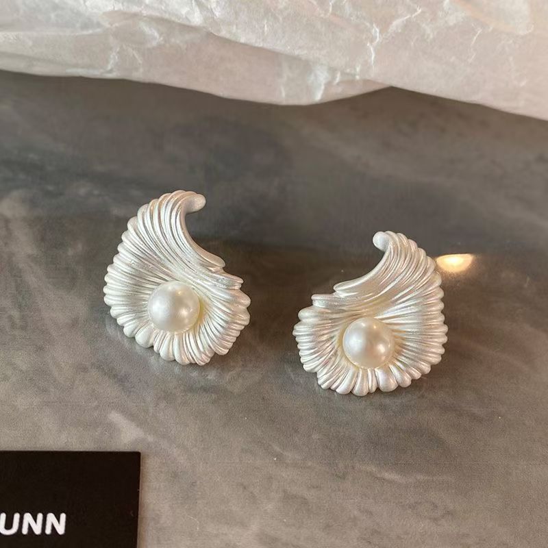 2026 New Fan-Shaped Pearl Earrings, High-End Light Luxury Unique Elegant Irregular Matte Finish Women Ear Jewelry