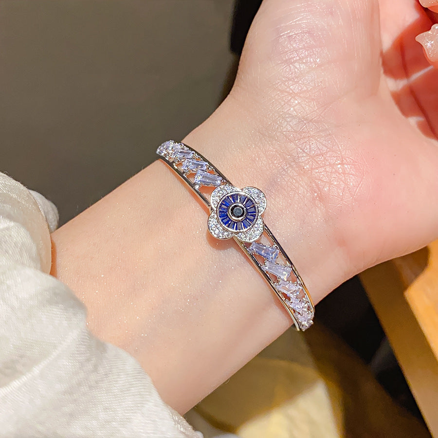 Luxury Vintage Court Style Rhinestone Zircon Bangle, Elegant French Design High-End Texture Universal Matching Fashion Wrist Accessory