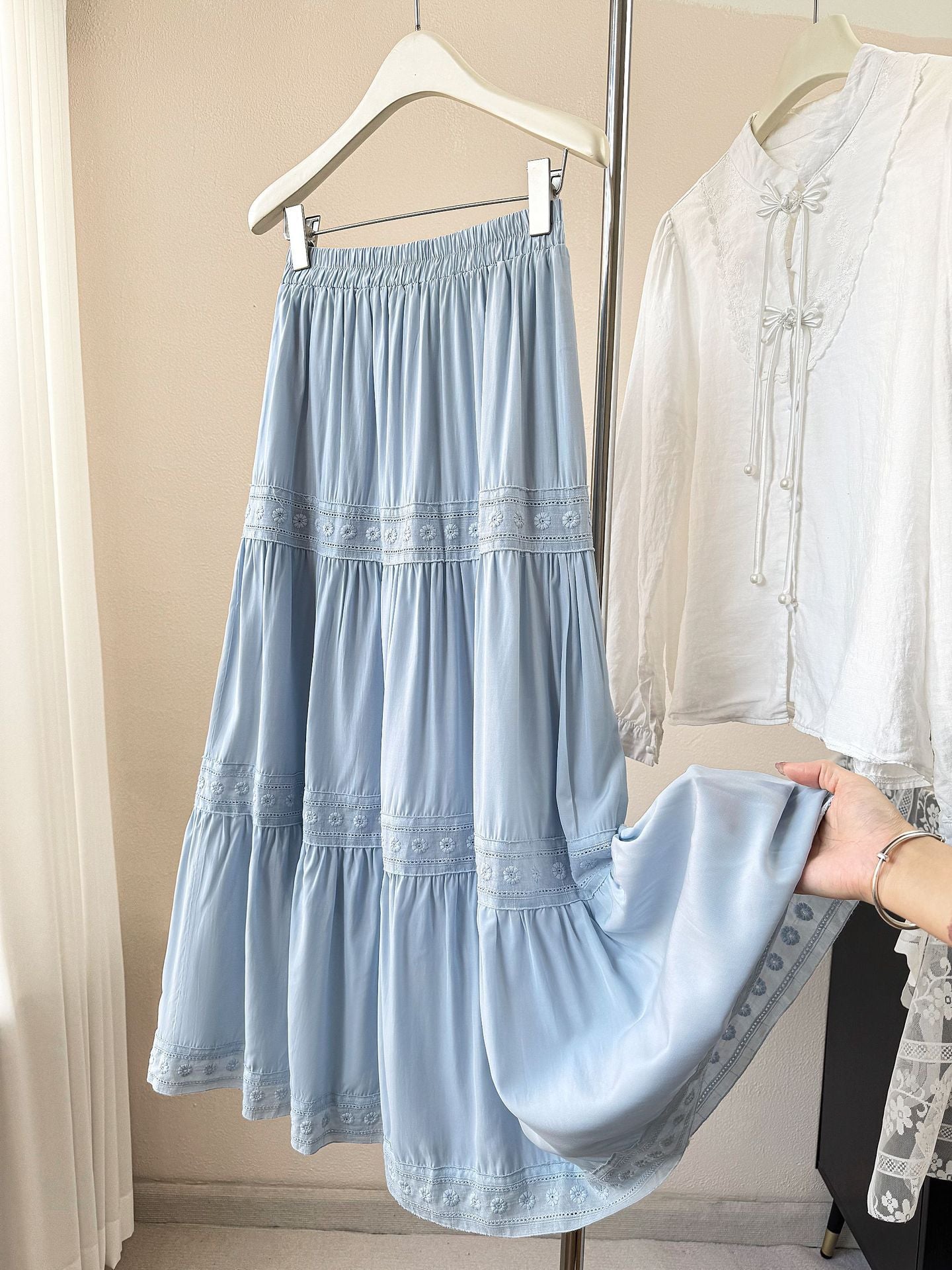 Versatile Floral Embroidered Lace Trim Midi Skirt