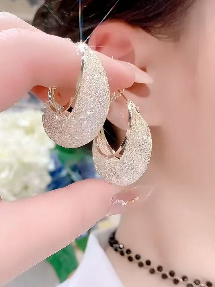Vintage Hong Kong Style Light Luxury High-End Hollow Mesh Elegant Personalized Earrings, Niche Unique Spring & Summer Ear Jewelry For Women