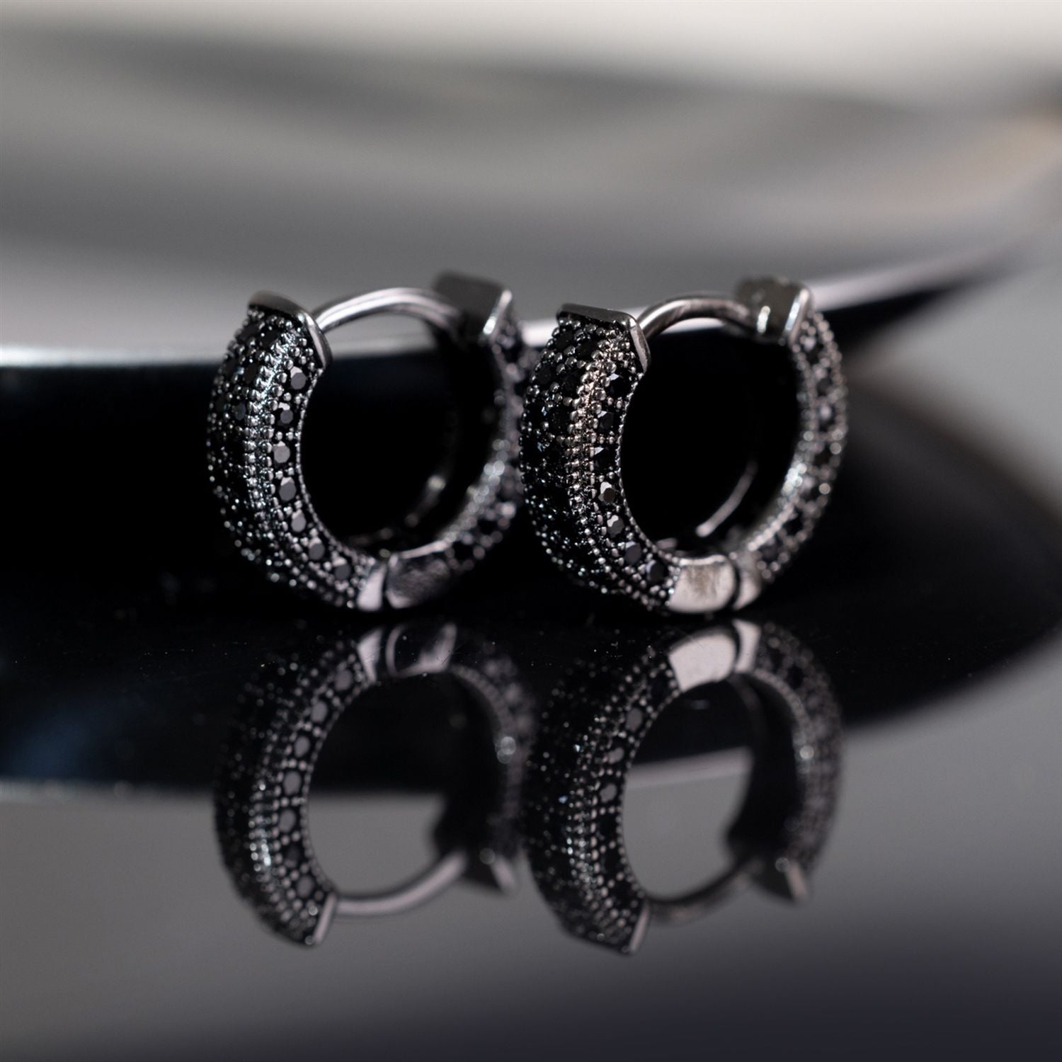 Full Rhinestone Hoop Earrings, 2026 Hot High-End European & American Hip Hop Classic Huggie Earrings, Personalized Circle Light Luxury Stud Jewelry For Men