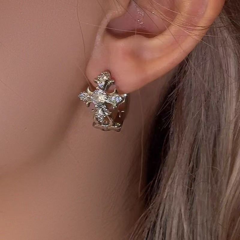 Muse Waltz Retro Exquisite French Light Luxury Cross Hoop Earrings, Metal Sweet & Cool Trendy Ear Cuff Jewelry For Women