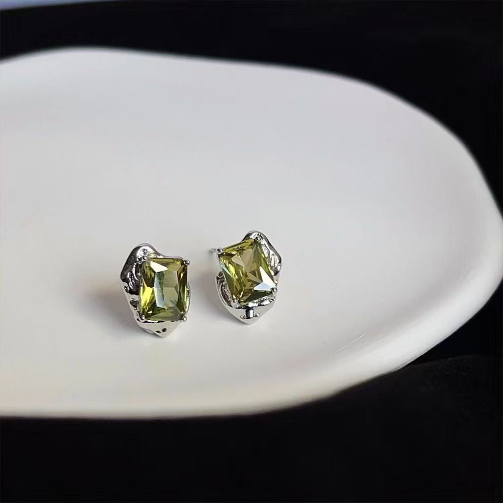Olive Green Niche Designer Earrings, Elegant French Retro Minimalist High-End INS Fashion All-Match Delicate Ear Jewelry For Women