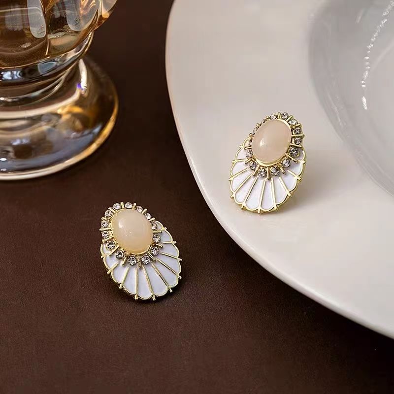 French Vintage Diamond Inlaid Geometric Fan Earrings, Light Luxury Niche Mid-Century Elegant Fashion Stud Ear Jewelry For Women