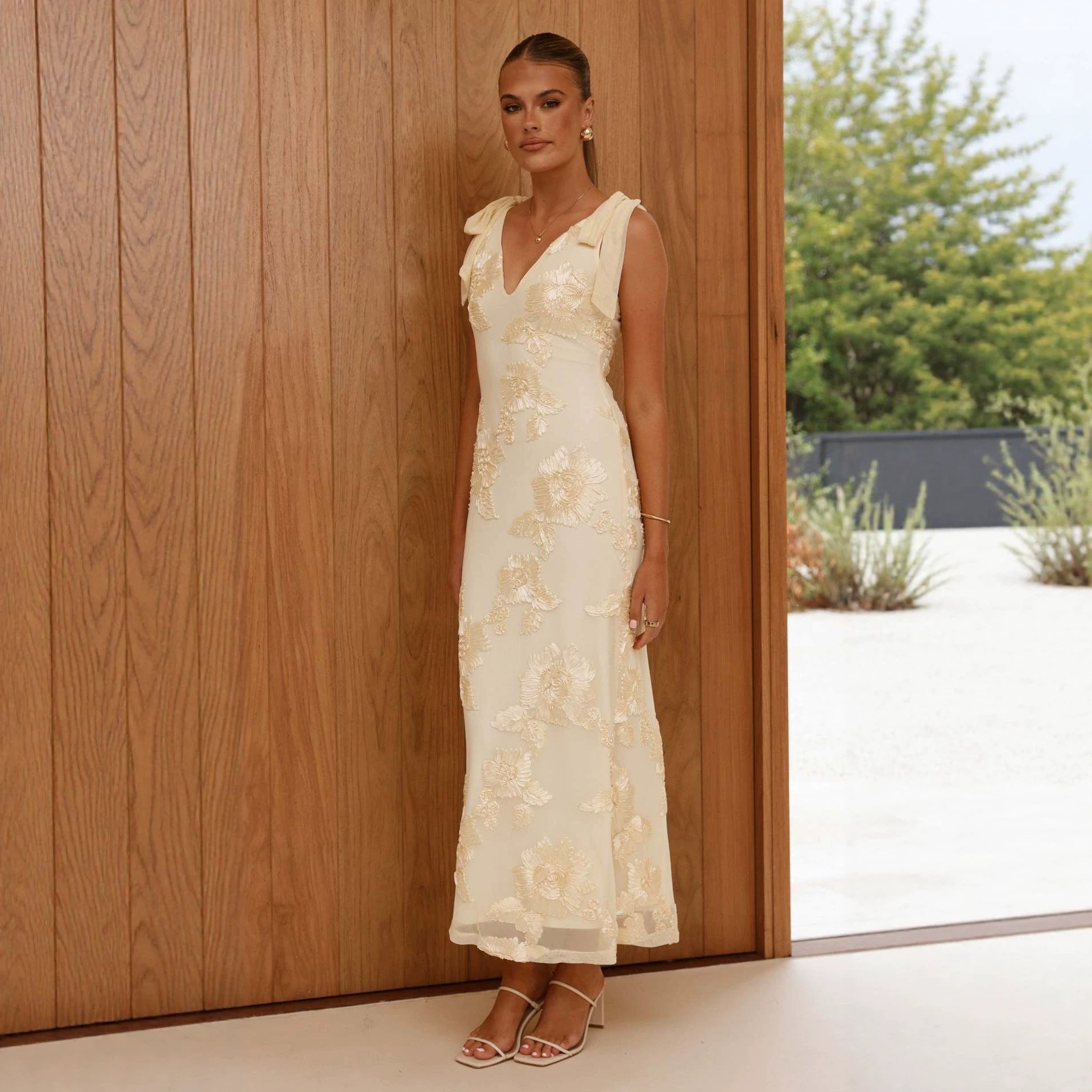 Womens Long Dress With 3D Embroidery Backless Design And Cross-Tie Straps