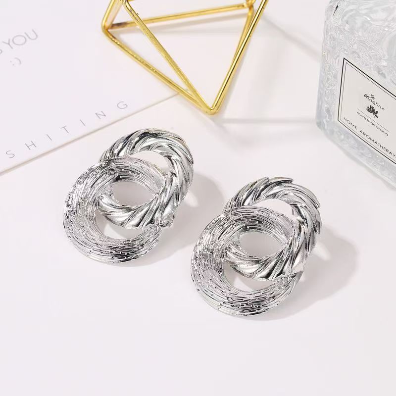 New European American Twisted Circle Stud Earrings, Geometric 8 Pattern Earrings For Women, Wholesale Distribute Fashion Ear Jewelry
