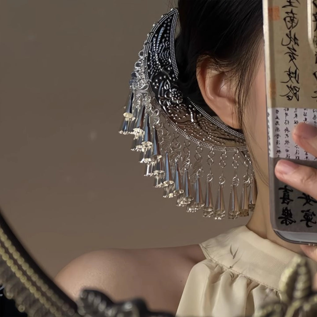 Ethnic-style Crescent-shaped Tassel Hairpin