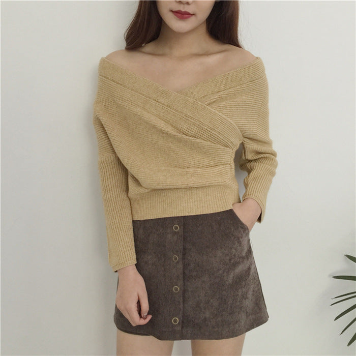 Womens Slim-Fit Knitted Sweater With A Cross V-Neck