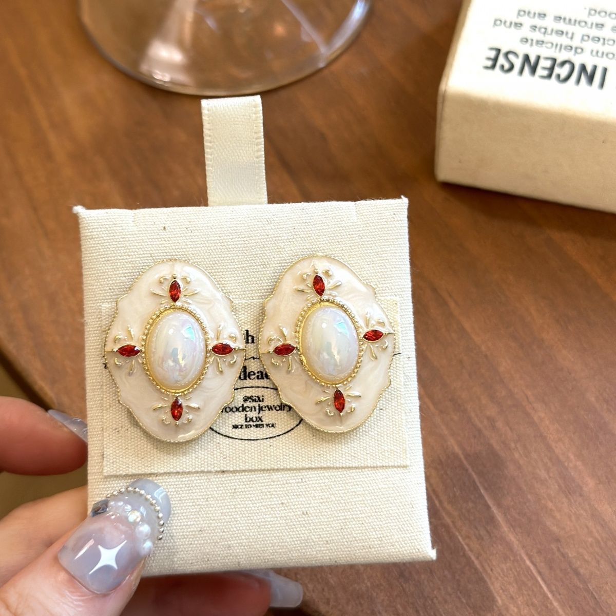 2026 New Retro Style Stud Earrings, Elegant Minimalist All-Match Light Luxury Geometric Enamel Drip Glaze Ear Jewelry Wholesale