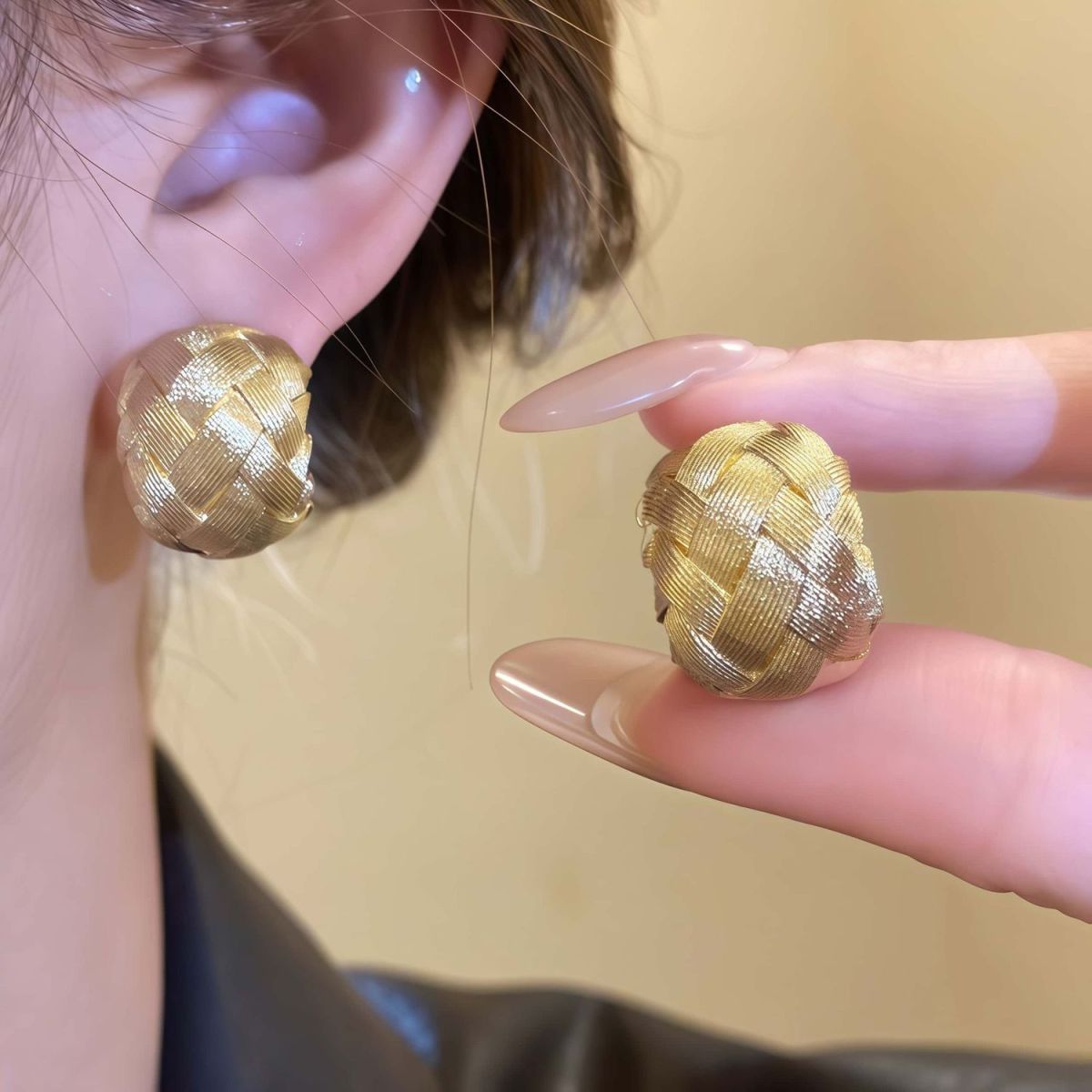 French Vintage Silver Woven Brushed Texture Earrings, Light Luxury High-End Cold Minimalist Stud Earrings, Elegant Versatile Women's Ear Jewelry
