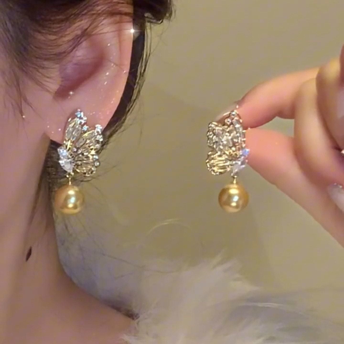 Vintage Gold Butterfly Pearl Stud Earrings For Women, Niche Light Luxury Rich Lady Elegant Stud & Clip On Ear Jewelry