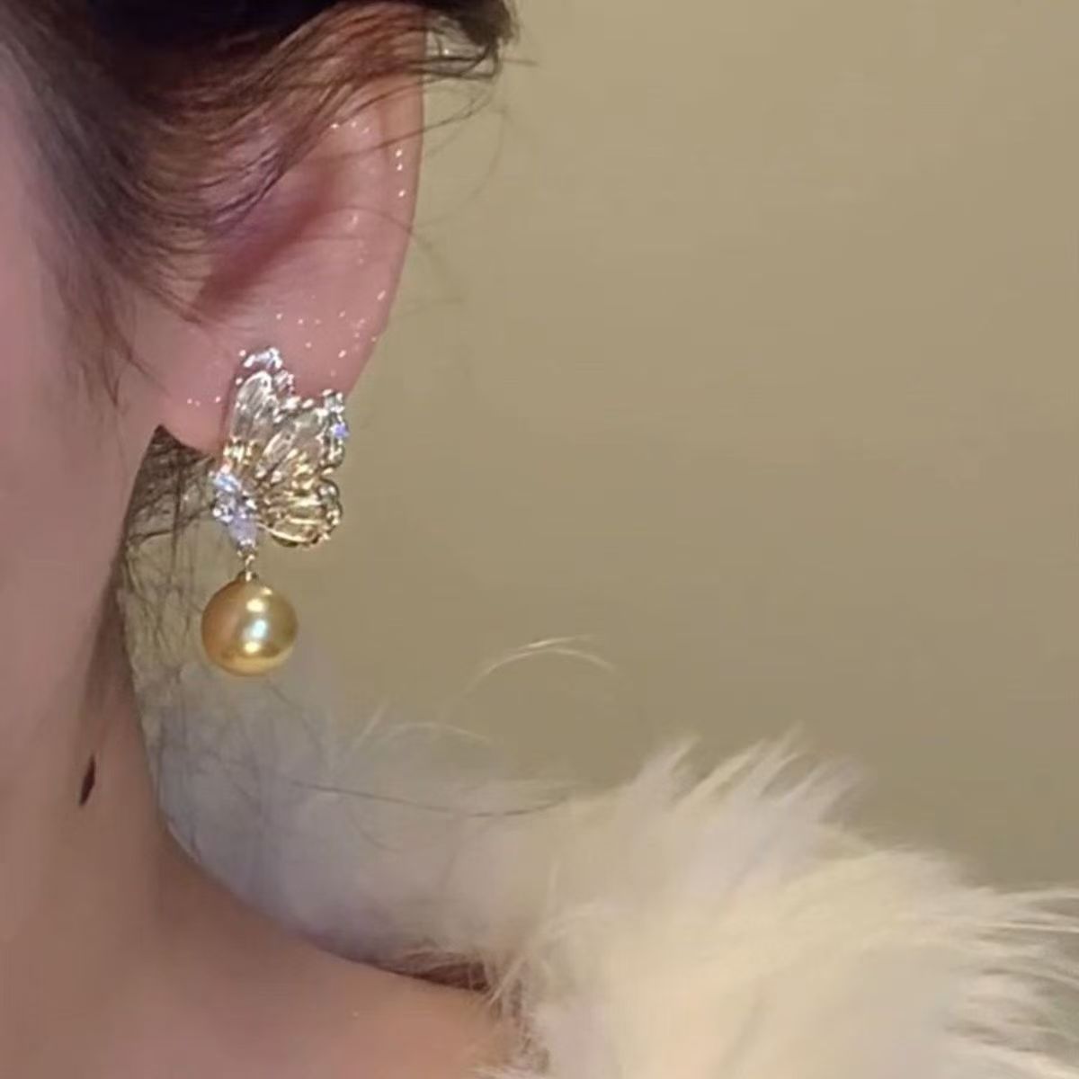 Vintage Gold Butterfly Pearl Stud Earrings For Women, Niche Light Luxury Rich Lady Elegant Stud & Clip On Ear Jewelry